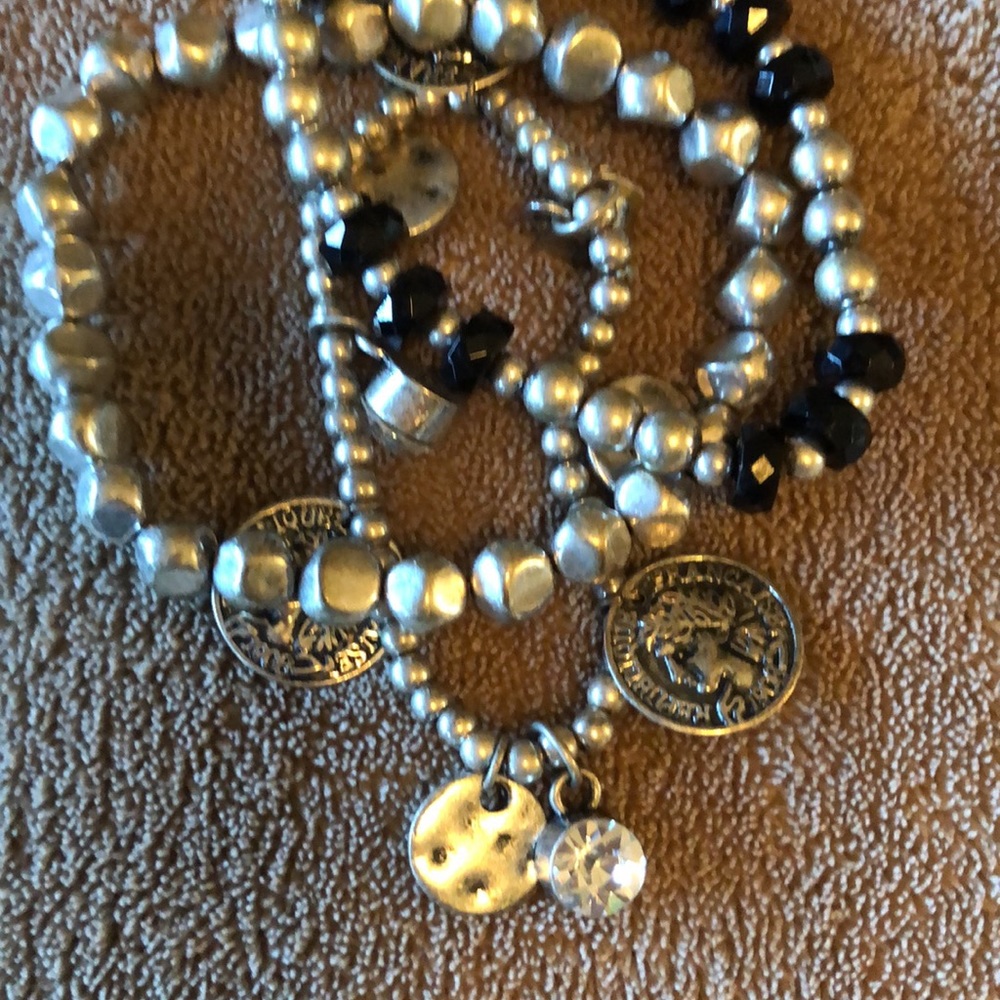 Bracelets - Picture 3 of 13